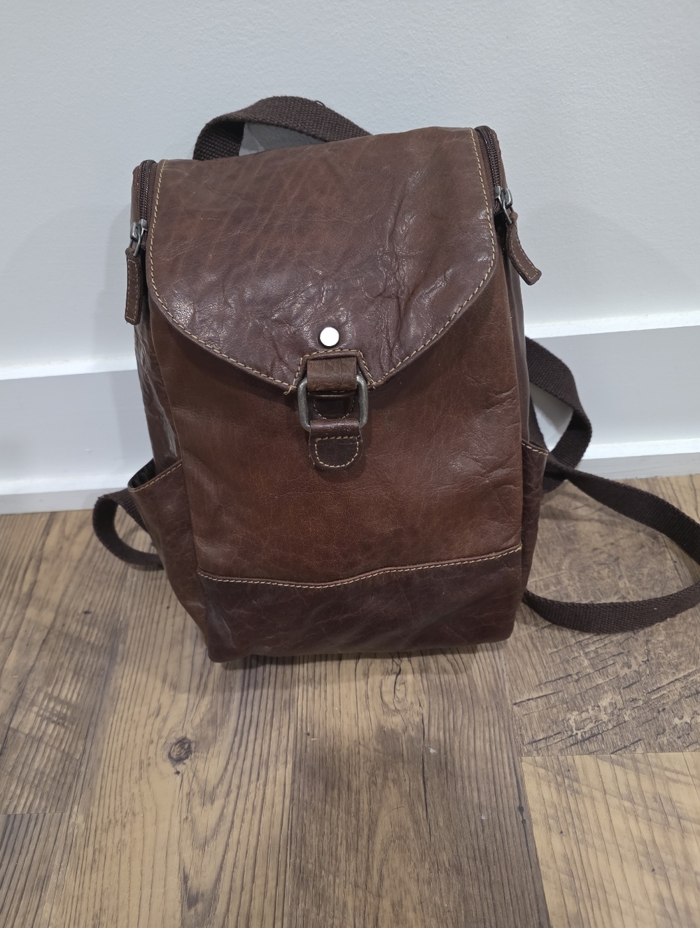 Unisex Brown Leather Backpack - Classic Everyday Pack